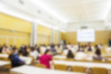 İş adamları konferans salonu veya seminer salonu, iş insanlar kavramı içinde arka plan bulanık.