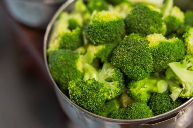 Ham taze brokoli çiçeği, sağlıklı yeşil Organ hazır yemek için.