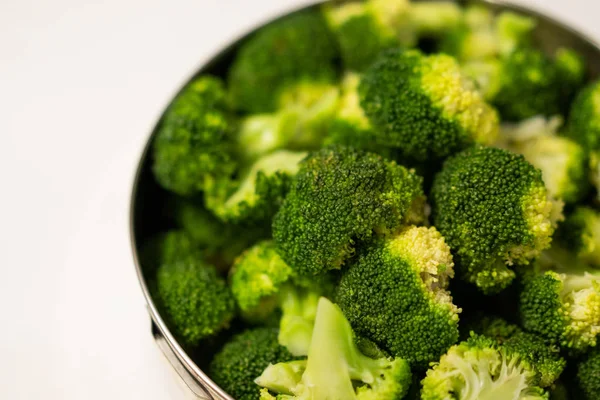 Ham taze brokoli çiçeği, sağlıklı yeşil Organ hazır yemek için.