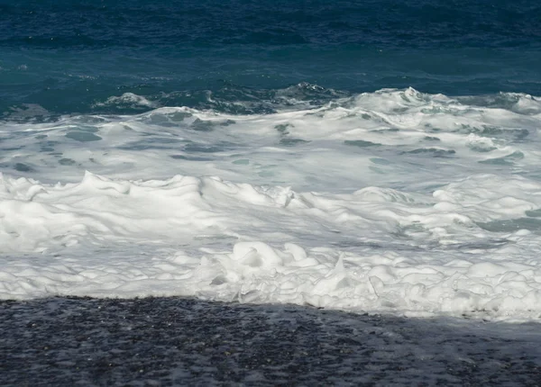 Vackra Skum Vågor Solig Dag Egeiska Havet Den Evia Grekland — Stockfoto