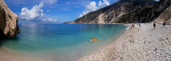 Myrtos Strand Met Helder Turkoois Water Een Zonnige Dag Ionische — Stockfoto