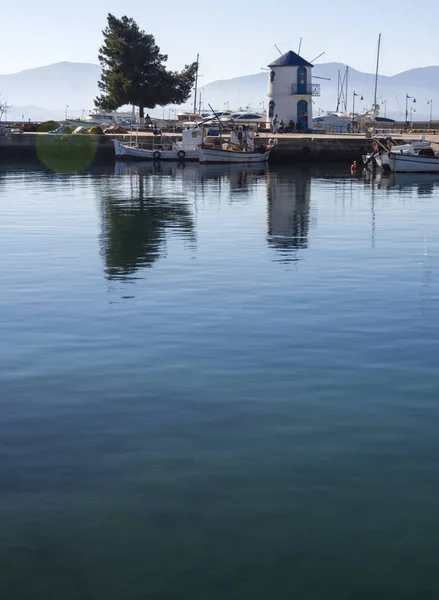 Moinho Barcos Pesca Mar Egeu Calmo Dia Ensolarado Ilha Evia — Fotografia de Stock