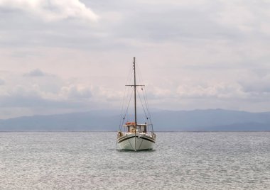 Gün batımında Adası Akdeniz'de Yunanistan'yat