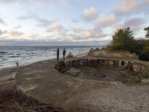 Chernogoriya 2006 Fevral 2018 Turisty Ruiny Nemeckogo Bunkera Vremya Vojny Stokovoe Redakcionnoe Foto C Alikaobraz 238799248
