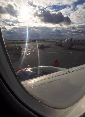 Moskova, Rusya. Ekim, 2018: Lombar şafakta Sheremetyevo Havaalanı üzerinden iniş pisti görünümünü görünümünü 