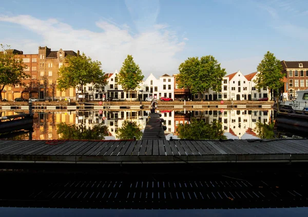 Vista Del Canal Con Barcos Hermosos Edificios Vlaardingen Rotterdam Países — Foto de Stock