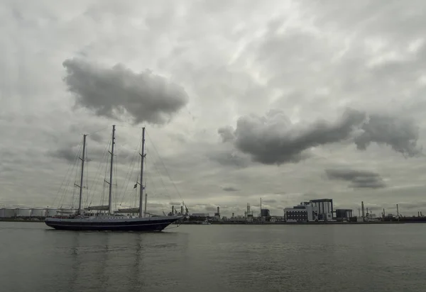 Veduta Delle Nuvole Della Nave Della Parte Industriale Vlaardingen Rotterdam — Foto Stock