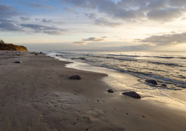 Панорамный Вид Rushing Wave Sunny Day Sandy Beach Baltic Sea — стоковое фото