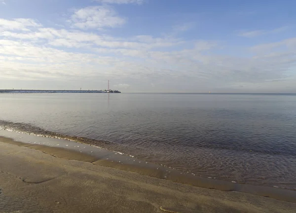 Piękny Zachód Słońca Piaszczystej Plaży Nad Morzem Bałtyckim Litwie Klaipeda — Zdjęcie stockowe