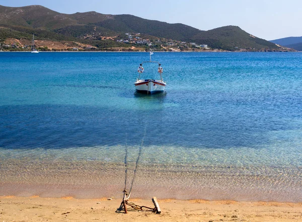 그리스의 에비아 그리스의 휴양지 항구에서 따개비를 — 스톡 사진