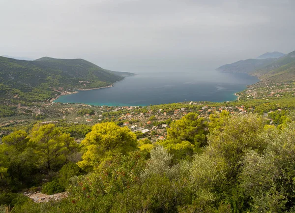 Vista Panorámica Del Pueblo Griego Porto Germeno Hermosa Playa Agios — Foto de Stock