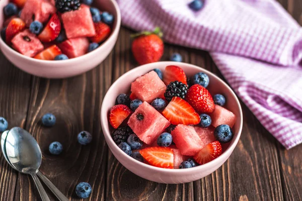 Çilek, Yaban Mersini, Karpuz ve Siyah ile Taze Berry karışımı