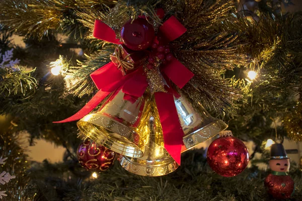クリスマスの鐘黄金黄色金属 — ストック写真