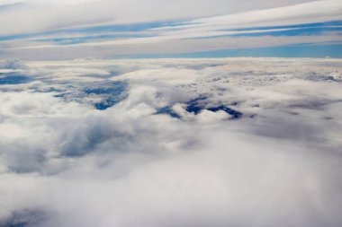 uçaktan gördüm bulutlar