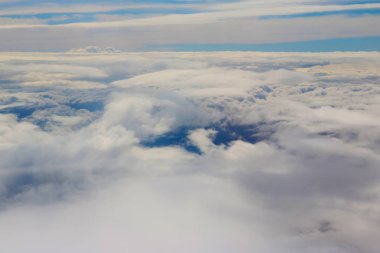 uçaktan gördüm bulutlar