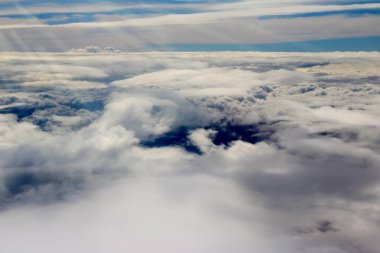 uçaktan gördüm bulutlar