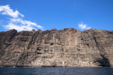Maestose scogliere gigante Los Gigantes volkanik doğa