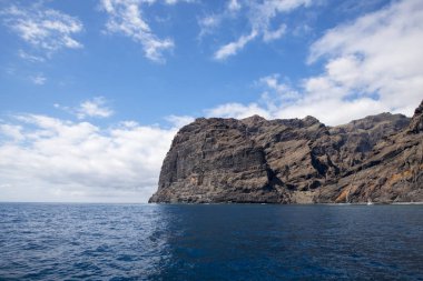 Maestose scogliere gigante Los Gigantes volkanik doğa