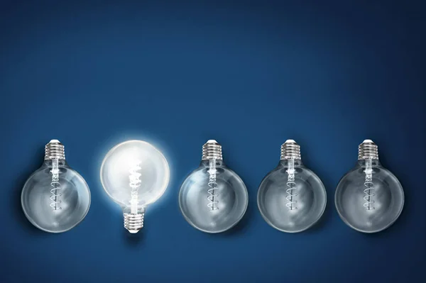 Criatividade Inovação Iluminado Luz Lâmpada Linha Dim Uns Solução Conceito — Fotografia de Stock