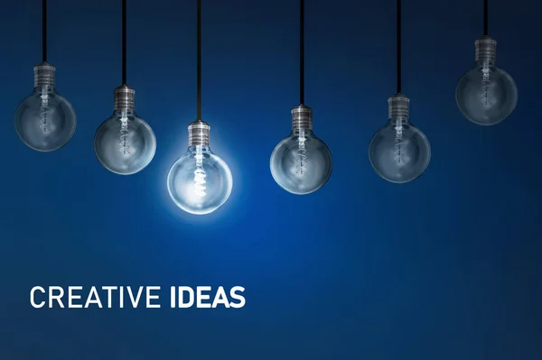 Ideias Criativas Inovação Criatividade Iluminado Luz Lâmpada Linha Dim Ones — Fotografia de Stock