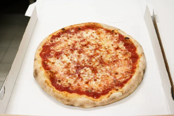 Pizza Margherita Geïsoleerd Italiaans Voedsel — Stockfoto