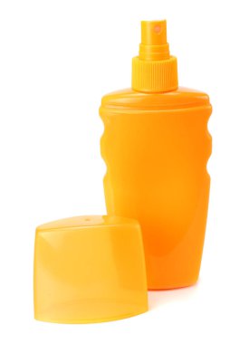 Güneş kremi şişe beyaz arka plan üzerinde izole