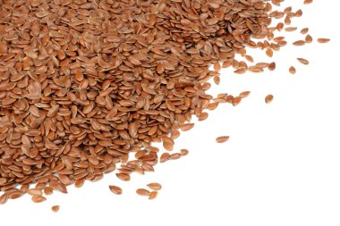 Beyaz arka plan üzerinde izole keten tohumu. keten tohumu ya da keten tohumu. Tahıllar. üstten görünüm