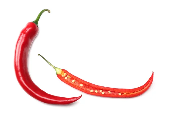 Gesneden Rode Hete Chili Pepers Geïsoleerd Witte Achtergrond Bovenaanzicht — Stockfoto