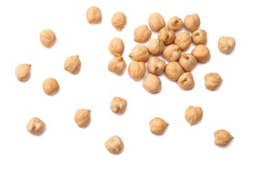 Beyaz arka planda izole edilmiş nohutlar. en üstteki görünüm