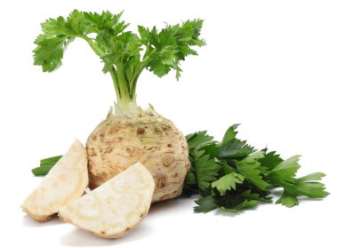 kereviz yaprağı beyaz arka plan üzerinde izole. Beyaz izole kereviz. Sağlıklı gıda