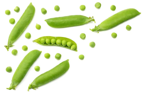 白い背景に隔離された新鮮な緑のエンドウ豆 トップ表示 — ストック写真