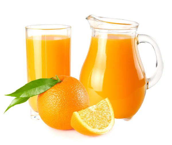 Apelsinjuice Med Apelsinskivor Och Grönt Blad Isolerad Vit Bakgrund Juice — Stockfoto