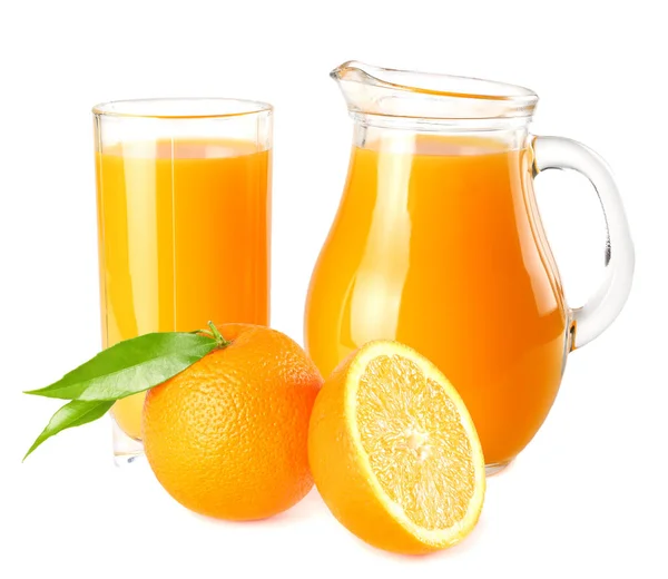 Apelsinjuice Med Apelsinskivor Och Grönt Blad Isolerad Vit Bakgrund Juice — Stockfoto