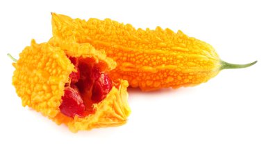 Beyaz arka plan üzerinde izole Momordica charantia