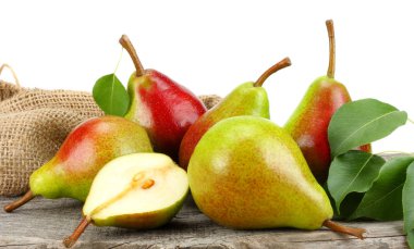 Armut yaprak beyaz arka plan ile eski ahşap tablo