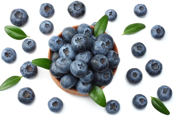 Blaubeeren Holzschale Isoliert Auf Weißem Hintergrund Ansicht Von Oben — Stockfoto