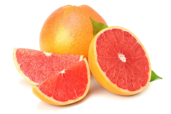 Gezond Voedsel Grapefruit Met Groen Blad Geïsoleerd Witte Achtergrond — Stockfoto