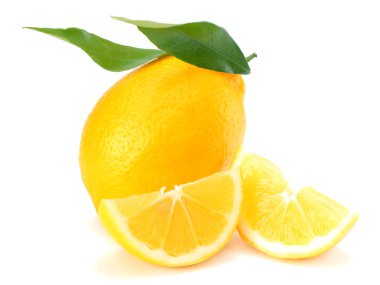 sağlıklı gıda. yeşil yaprak beyaz arka plan üzerinde izole limon