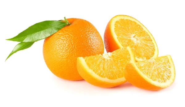 Gezonde Voeding Oranje Met Groen Blad Geïsoleerd Witte Achtergrond — Stockfoto