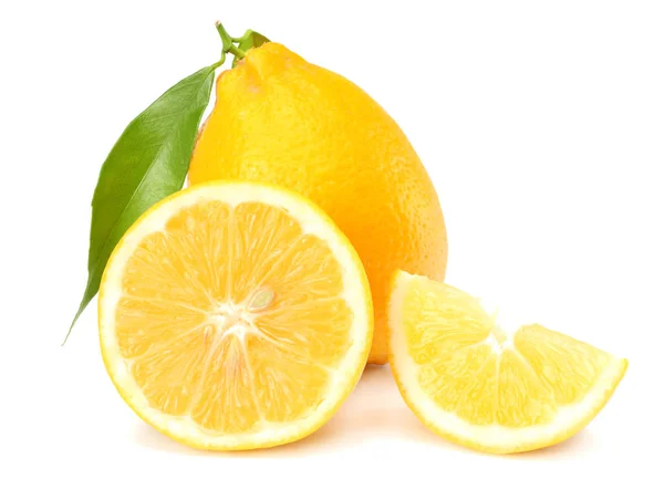 Comida Saudável Limão Com Folha Verde Isolado Fundo Branco — Fotografia de Stock