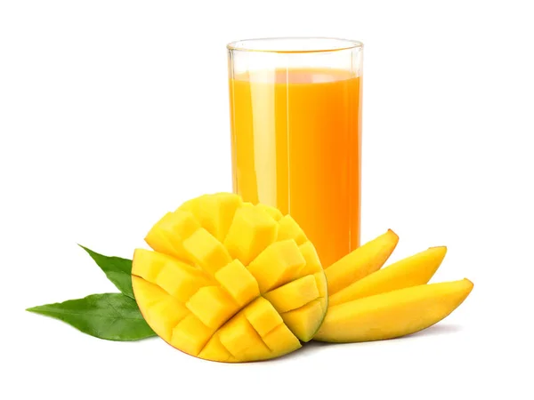 Zumo Mango Con Rodaja Mango Aislada Sobre Fondo Blanco Vaso — Foto de Stock