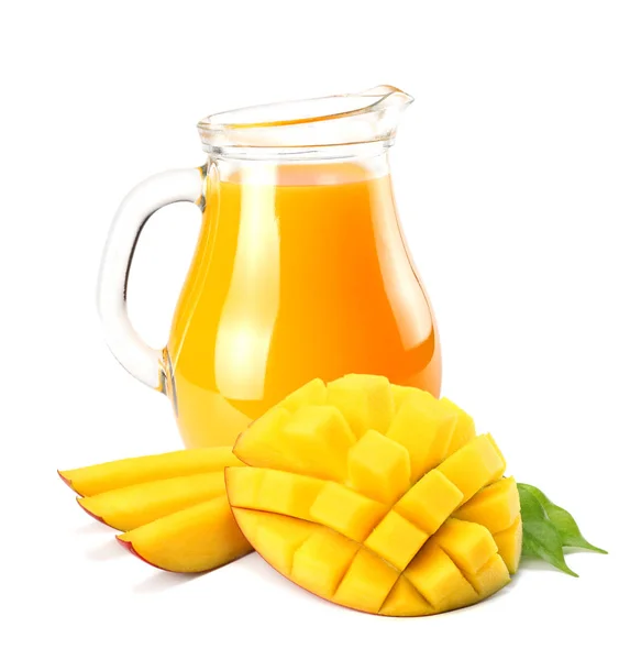 Zumo Mango Con Rodaja Mango Aislada Sobre Fondo Blanco Jarra — Foto de Stock