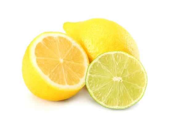Здоровую Пищу Лимон Ломтиками Изолированы Белом Фоне — стоковое фото