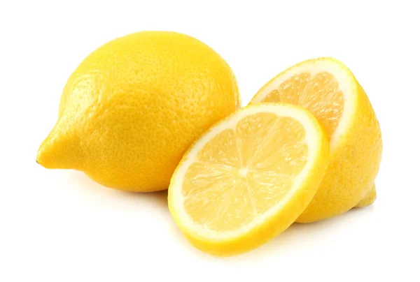 Gesunde Ernährung Zitrone Mit Scheiben Isoliert Auf Weißem Hintergrund — Stockfoto