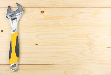 Endüstriyel araçlar kopya alanı ile ışık ahşap zemin üzerinde. Üstten Görünüm. Araçlar doku. Araçlar arka plan