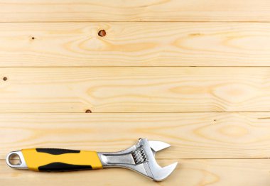 Endüstriyel araçlar kopya alanı ile ışık ahşap zemin üzerinde. Üstten Görünüm. Araçlar doku. Araçlar arka plan