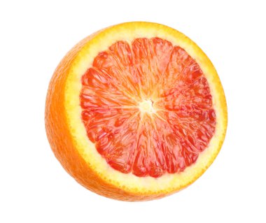 Kırmızı kan portakalı meyve beyaz arka plan üzerinde izole dilimleri ile