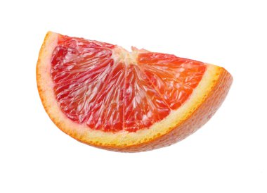 Kırmızı kan portakalı meyve beyaz arka plan üzerinde izole dilimleri ile 