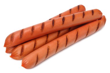 Izgara sosisler beyaz arka planda izole edilmiş. 