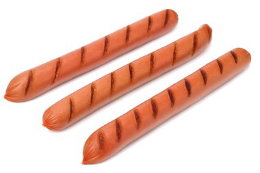 Izgara sosisler beyaz arka planda izole edilmiş. 